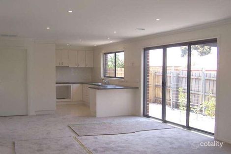 Property photo of 2/26 Heysen Drive Sunbury VIC 3429