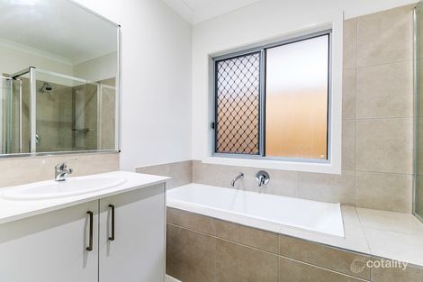 Property photo of 39 Oakhill Crescent Colebee NSW 2761