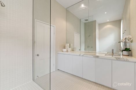 Property photo of 13 Shirley Grove St Kilda East VIC 3183
