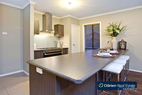 Property photo of 5 Howitt Place Pakenham VIC 3810