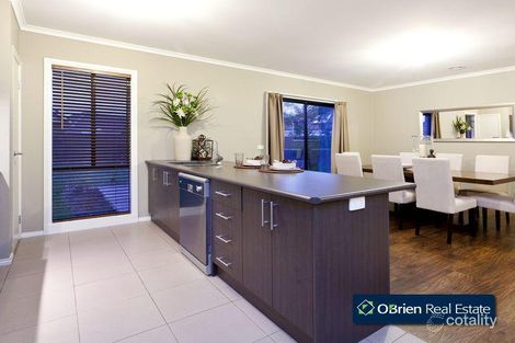 Property photo of 5 Howitt Place Pakenham VIC 3810
