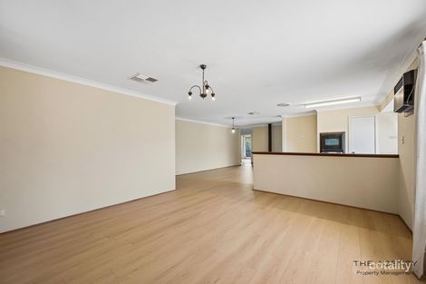 4 Talga Cl, Wilson, WA 6107