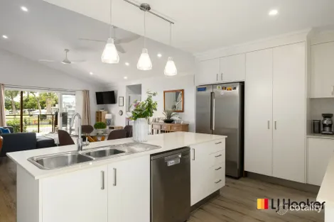 Property photo of 33 Howard Street Burrum Heads QLD 4659