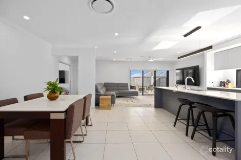 Property photo of 27 Reaside Road Walloon QLD 4306
