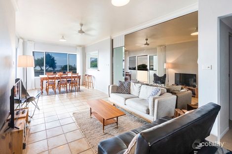 Property photo of 1/16-17 Pacific Parade Yamba NSW 2464