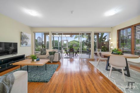 Property photo of 5045 Saint Andrews Terrace Hope Island QLD 4212