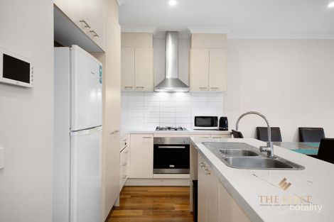 Property photo of 30/5 Thomas Carr Drive Tarneit VIC 3029