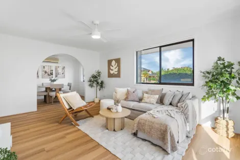 Property photo of 1/10 Cotinga Crescent Burleigh Waters QLD 4220