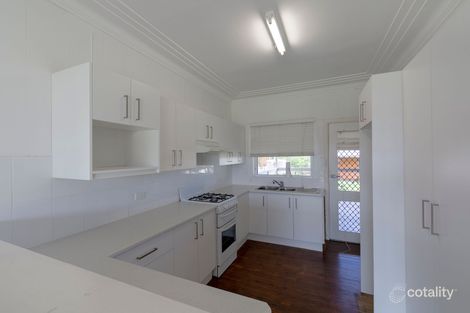 Property photo of 18 Crosby Crescent Killarney Vale NSW 2261