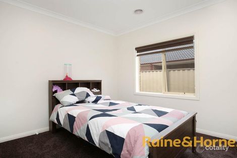 Property photo of 1 Wallingford Place Narre Warren South VIC 3805
