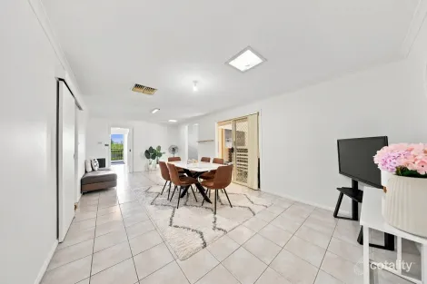 Property photo of 38 Middleton Avenue Griffith NSW 2680