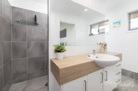 Property photo of 5 Harmony Avenue Bongaree QLD 4507