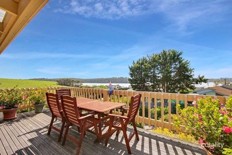 Property photo of 18 Davernport Drive Lake Tyers Beach VIC 3909