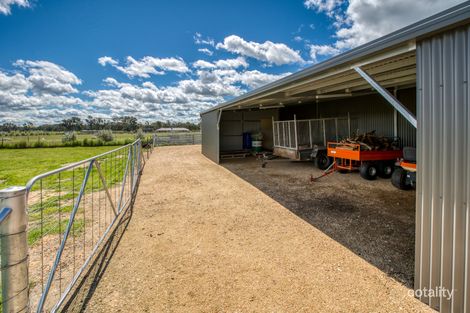 Property photo of 21 Coogera Circuit Jindera NSW 2642