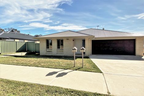 581a Chant St, Lavington, NSW 2641