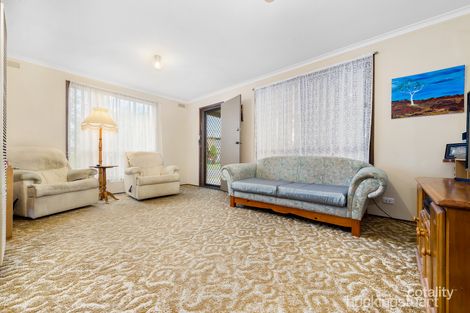 Property photo of 1 Rowan Parade Wendouree VIC 3355