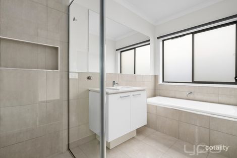 Property photo of 29 Waterbird Circuit Weir Views VIC 3338