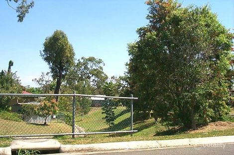 2 Grevillea Dr, Kawana, QLD 4701