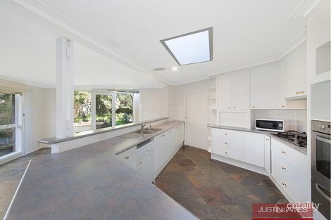 Property photo of 3 Lisa Court Glen Waverley VIC 3150