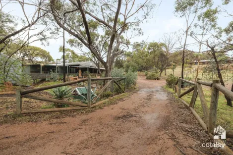 Property photo of 245 Benrua Road Clackline WA 6564
