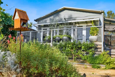 18 George St, Clunes, VIC 3370