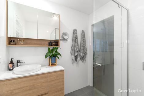 Property photo of 1 Harneil Place Carrara QLD 4211