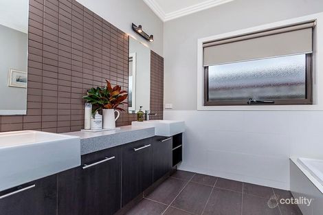 Property photo of 19 Huntingfield Drive Warrnambool VIC 3280
