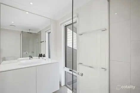 Property photo of 40 Hill Drive Pimpama QLD 4209