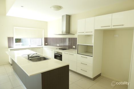 Property photo of 2/11 Lake Weyba Drive Noosaville QLD 4566