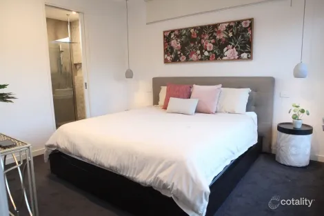 Property photo of 2/10 Wallabah Street Mount Waverley VIC 3149