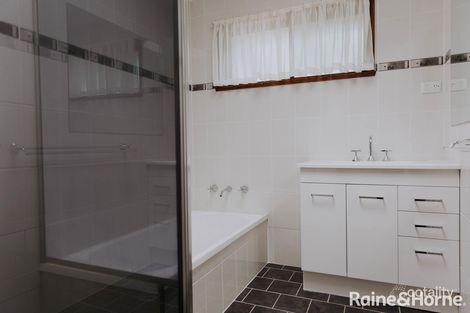 Property photo of 26 Geneva Crescent Lake Albert NSW 2650