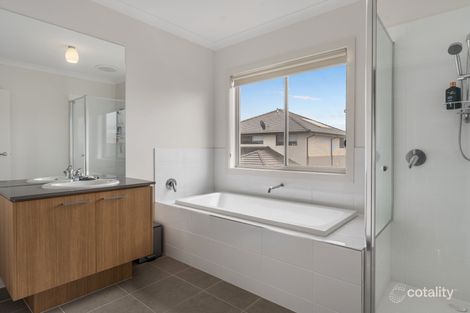 Property photo of 13 Sonder Avenue Werribee VIC 3030