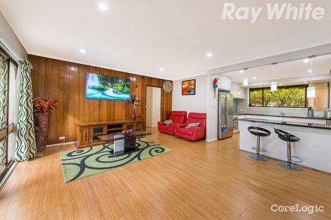 Property photo of 17 Dozey Place Endeavour Hills VIC 3802