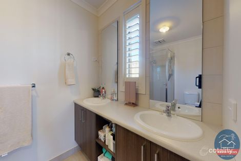 Property photo of 28 Glenmaggie Avenue Kialla VIC 3631