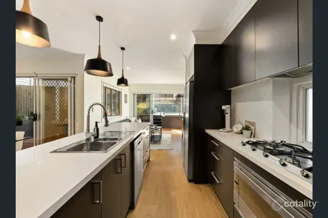 14 Ernest St, Camp Hill, QLD 4152