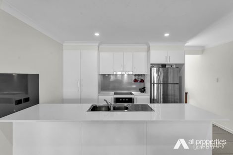 Property photo of 29 Daybreak Street Yarrabilba QLD 4207