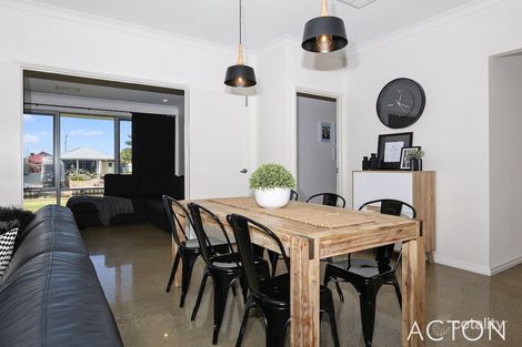 Property photo of 19 Oomoo Place South Yunderup WA 6208