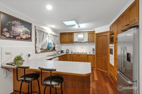 Property photo of 16 Milparinka Way Berwick VIC 3806
