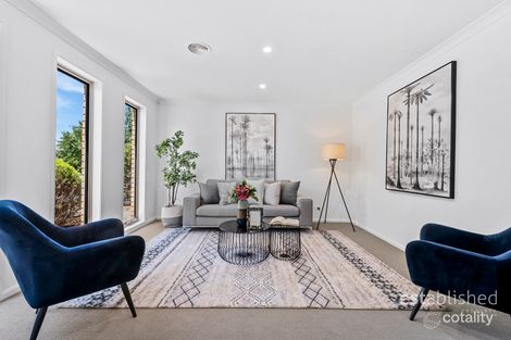 Property photo of 11 Grandpark Circuit Point Cook VIC 3030