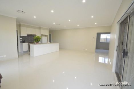 29 Mary Wade Pl, Carnes Hill, NSW 2171