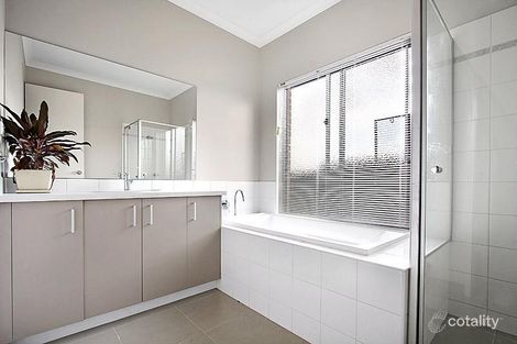 Property photo of 44 Balyang Way Craigieburn VIC 3064