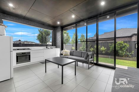 Property photo of 3 Arena Avenue Roxburgh Park VIC 3064
