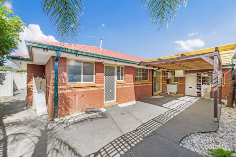 Property photo of 24 Longfellow Drive Delahey VIC 3037