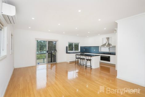 Property photo of 28 Sunhill Crescent Ardeer VIC 3022