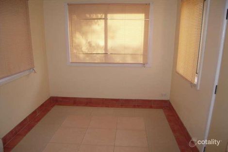 Property photo of 105 The Parkway Bradbury NSW 2560