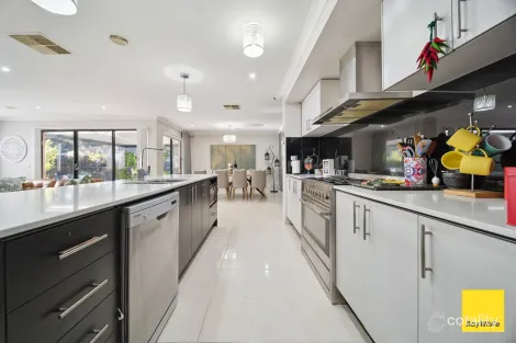 Property photo of 15 Roper Terrace Epsom VIC 3551