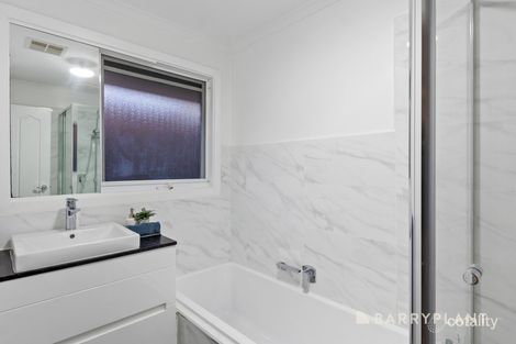 Property photo of 10 Agora Boulevard Ferntree Gully VIC 3156