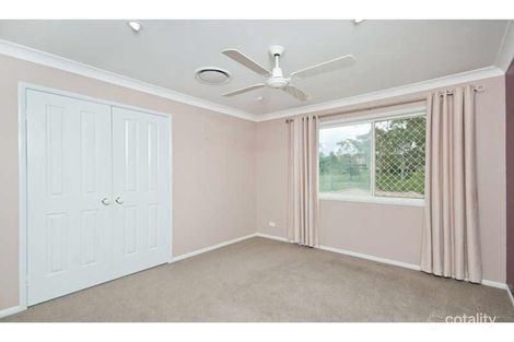 Property photo of 4 Summerfield Place Kenmore QLD 4069