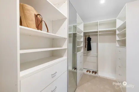 Property photo of 40 Rosina Street Kangaroo Point QLD 4169