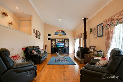 Property photo of 17 Tremlow Crescent Ambarvale NSW 2560